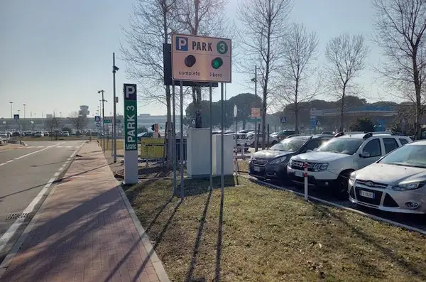 park p3 venice airport