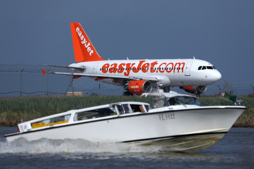 easyjet parking venice airport