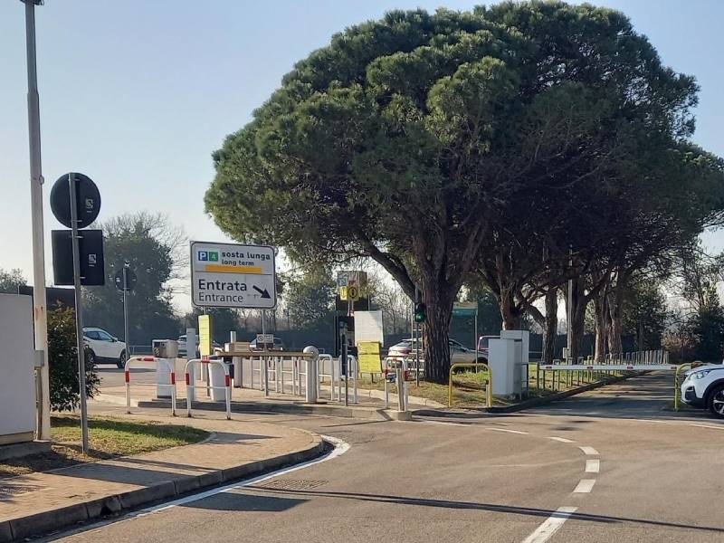 Venice Airport P4 Parking